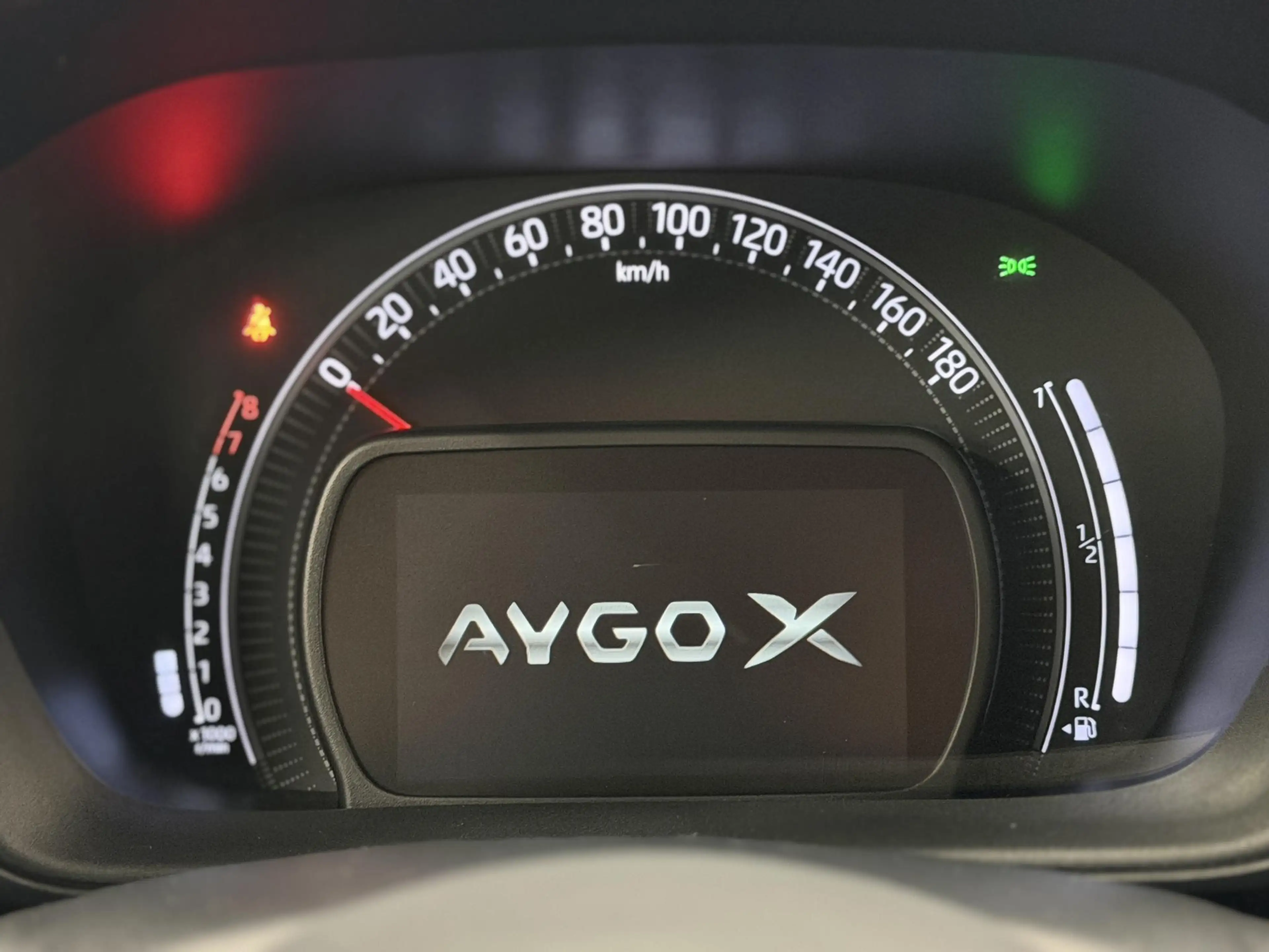 Toyota Aygo X 1.0 VVT-i Automaat Pulse Navigatie Apple Carplay/A — photo 4