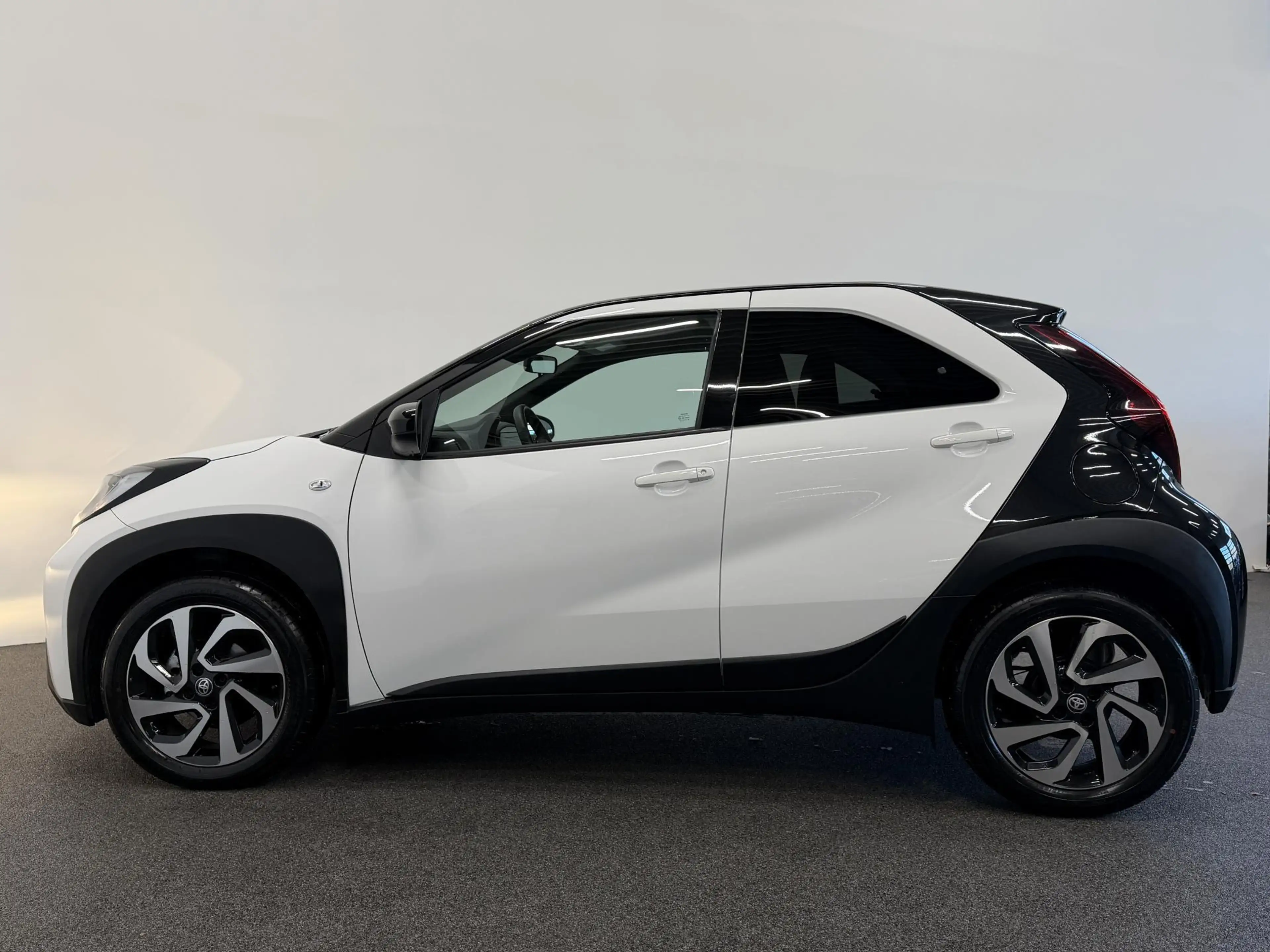 Toyota Aygo X 1.0 VVT-i Automaat Pulse Navigatie Apple Carplay/A — photo 2