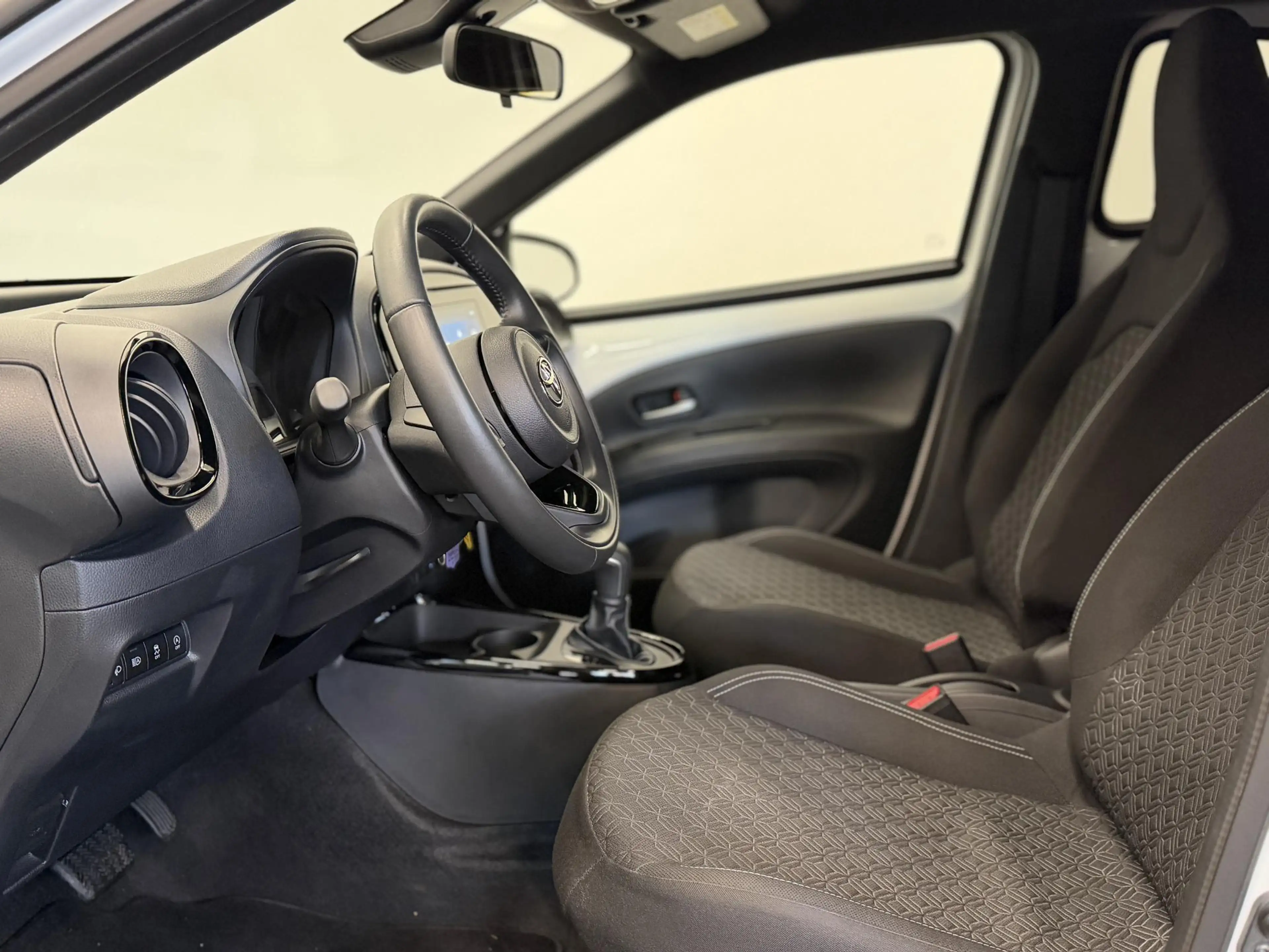 Toyota Aygo X 1.0 VVT-i Automaat Pulse Navigatie Apple Carplay/A — photo 3