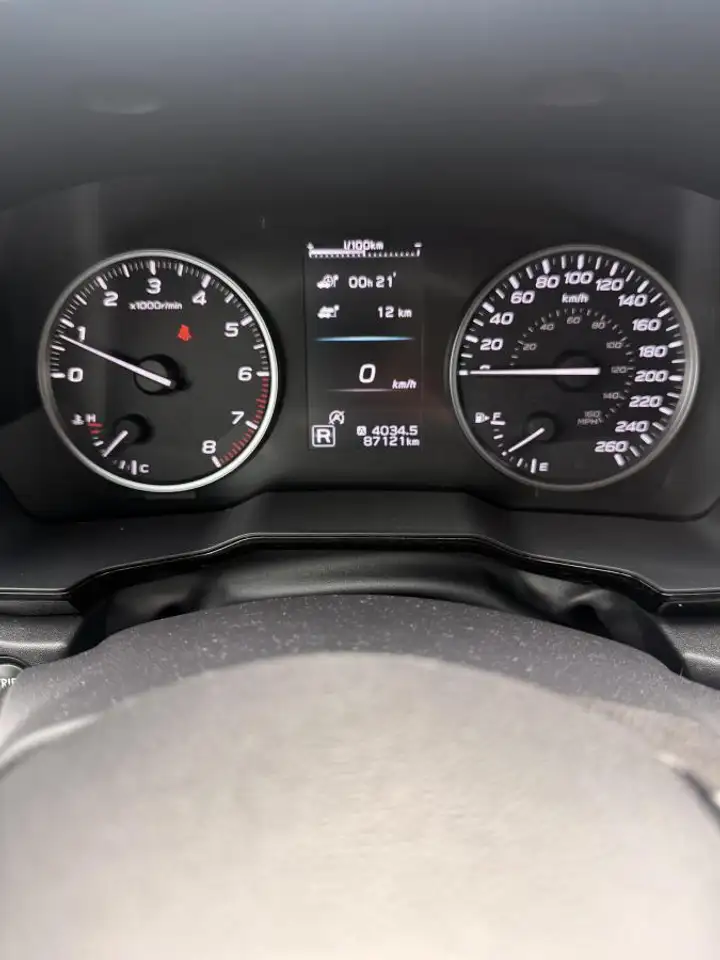 Subaru Legacy снимка Subaru Legacy
