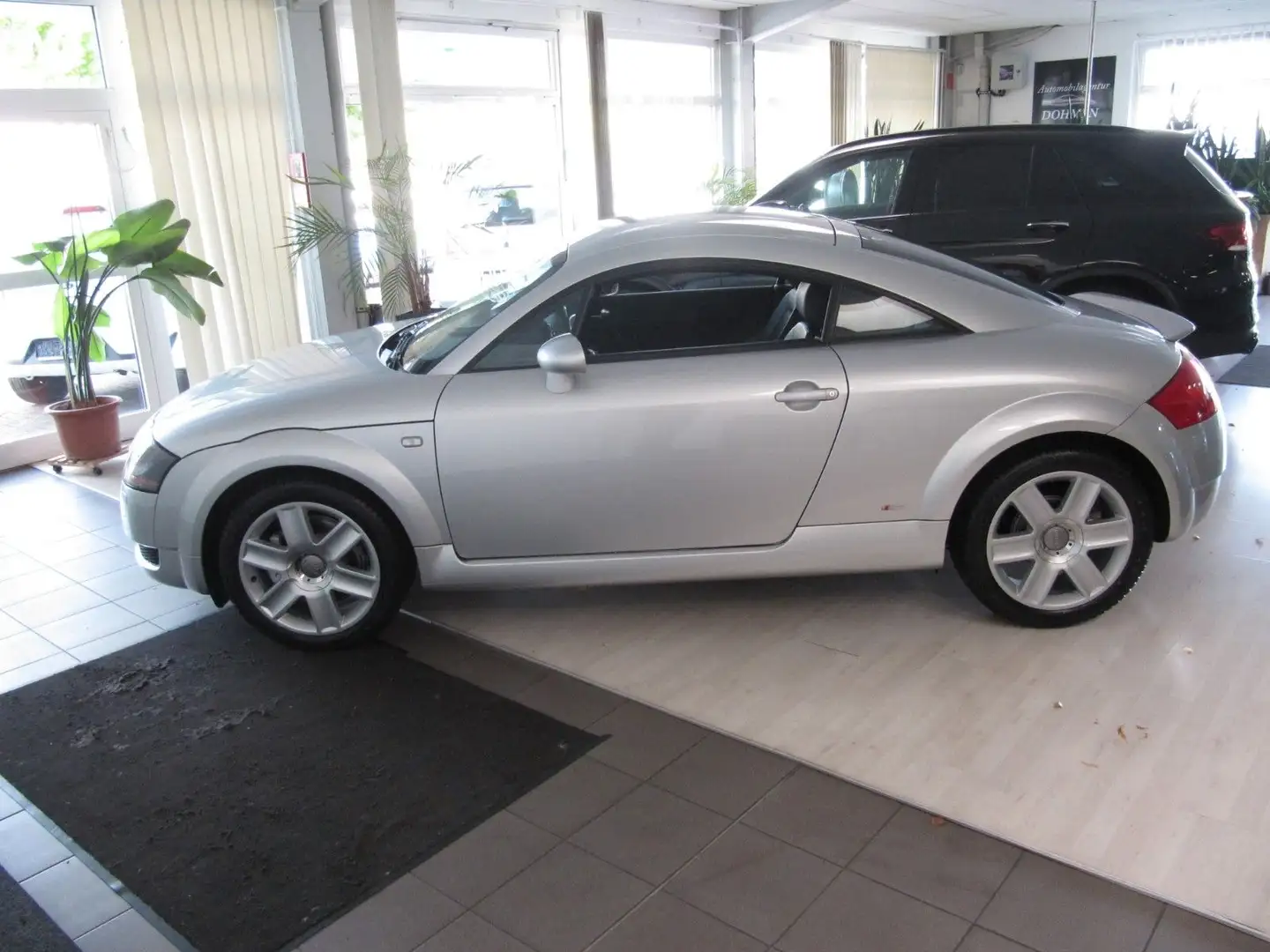 Audi TT Coupe 1.8 T 20 V . 85700 Km. BOSE. S-Line. Argent - 2