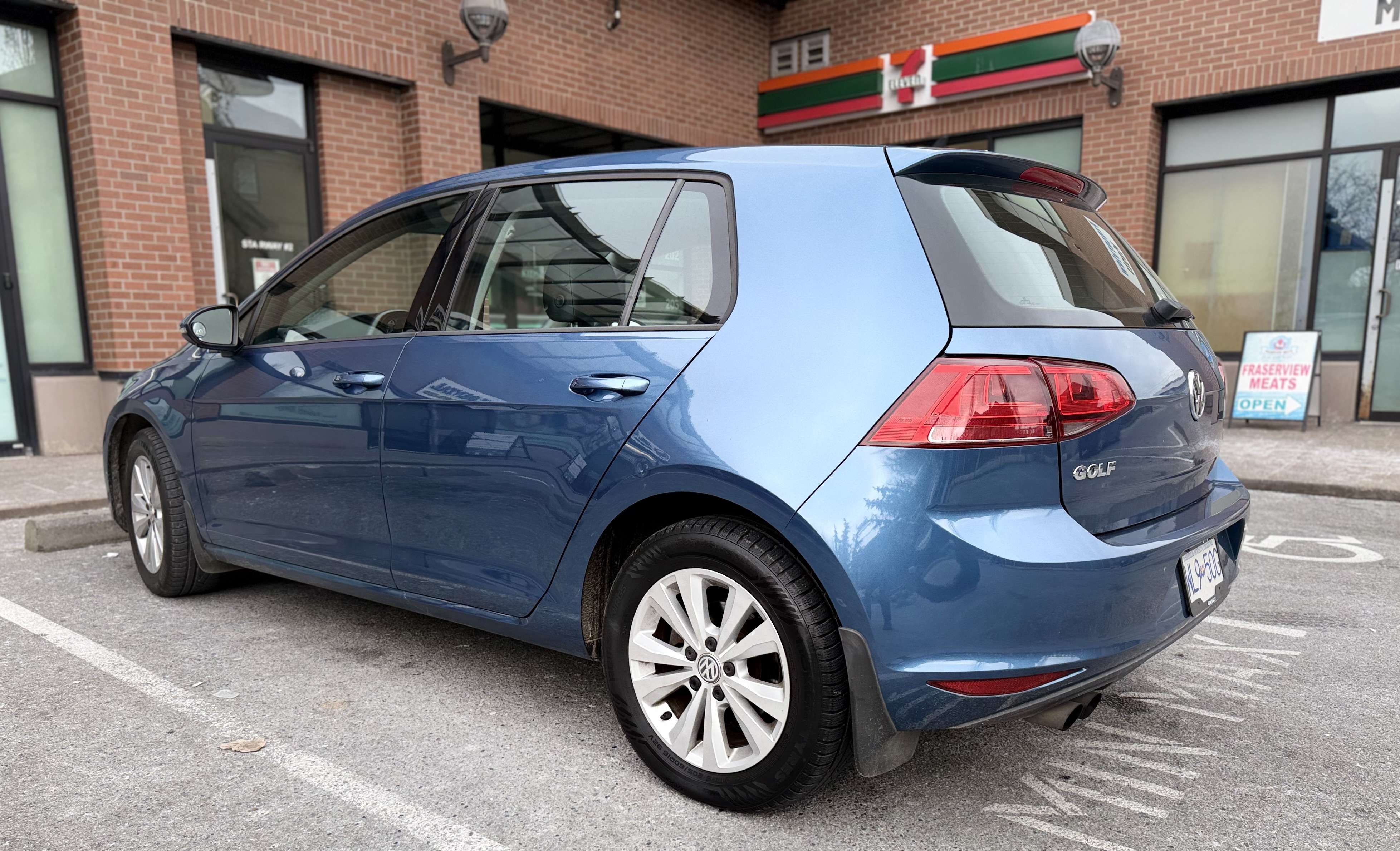 2015 Volkswagen Golf Comfortline alt 3