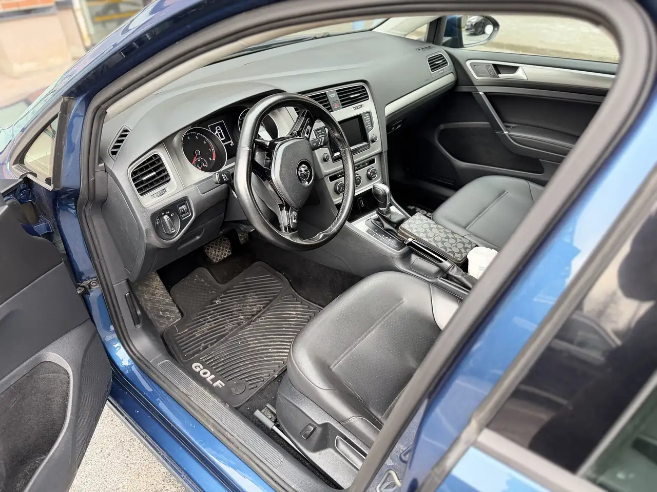 Volkswagen Golf снимка Volkswagen Golf