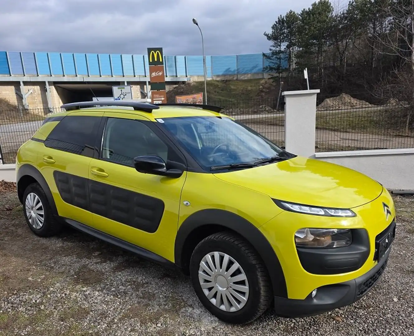 Citroen C4 Cactus C4 Cactus 1,2 VTI82 Feel Gelb - 2
