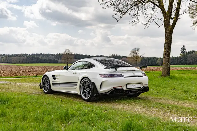 Mercedes-Benz Amg GT view 4