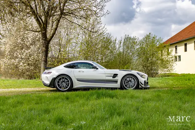 Mercedes-Benz Amg GT view 6