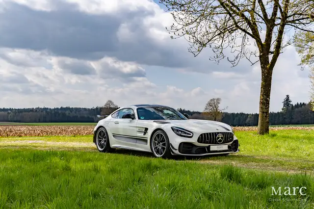 Mercedes-Benz Amg GT view 3