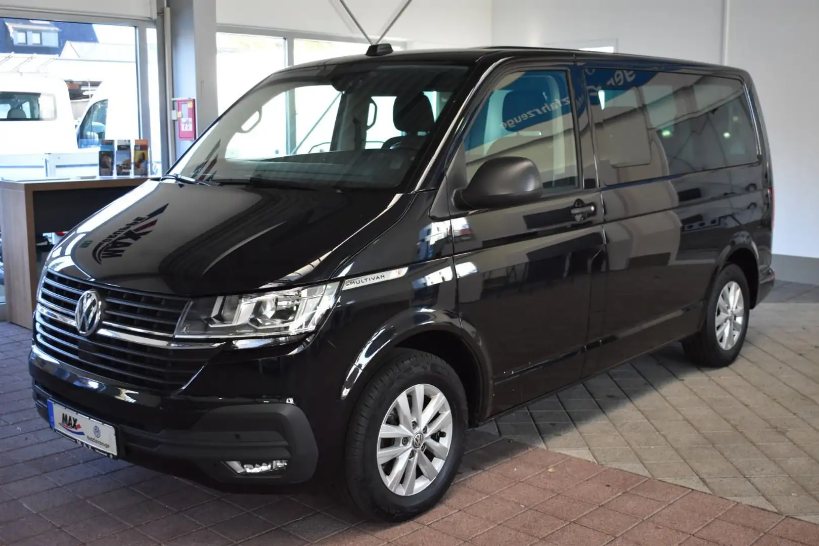 Volkswagen T6.1 Multivan DSG NAVI+AHK+ACC+KAMERA+ALU Schwarz - 2