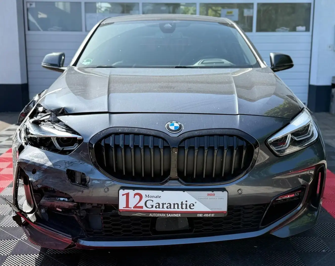 BMW 118 Baureihe 1 Lim. 118 i M Sport Gris - 1