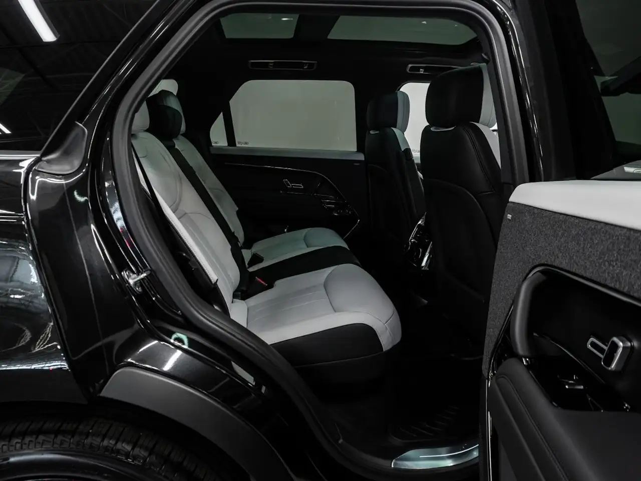 Land Rover Range Rover Sport photo Land Rover Range Rover Sport