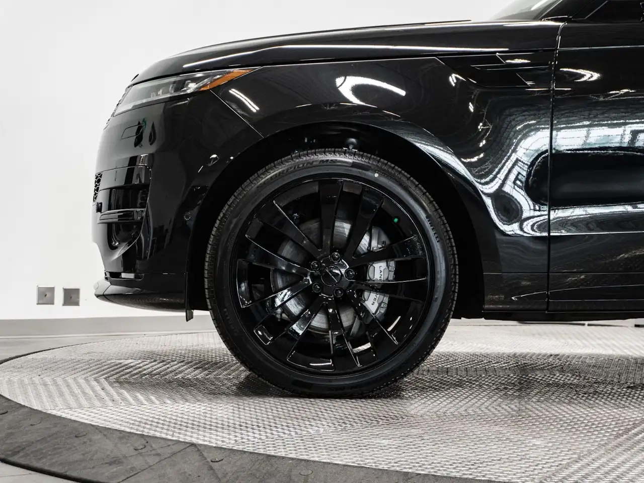 Land Rover Range Rover Sport photo Land Rover Range Rover Sport