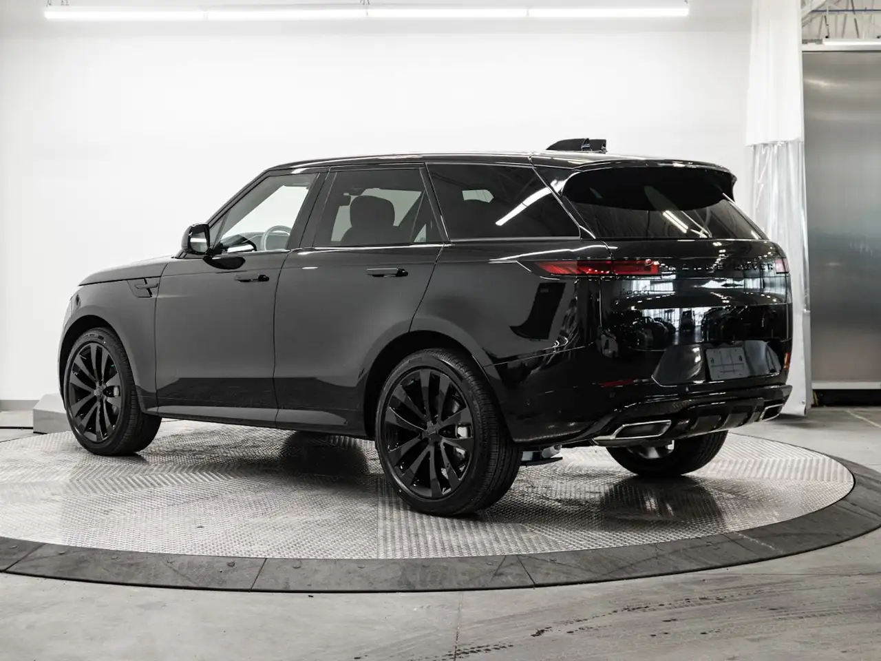 Land Rover Range Rover Sport photo Land Rover Range Rover Sport