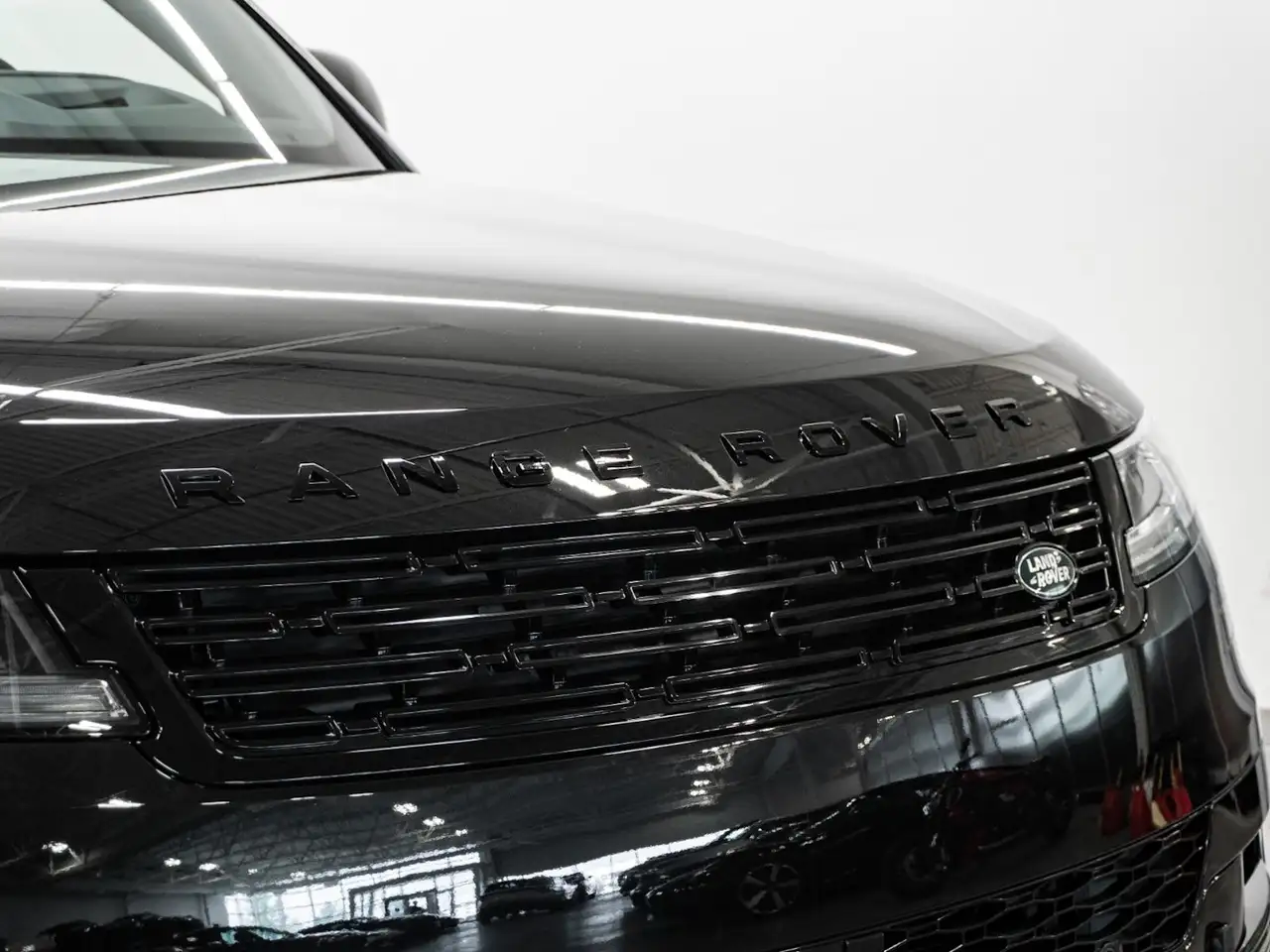 Land Rover Range Rover Sport photo Land Rover Range Rover Sport