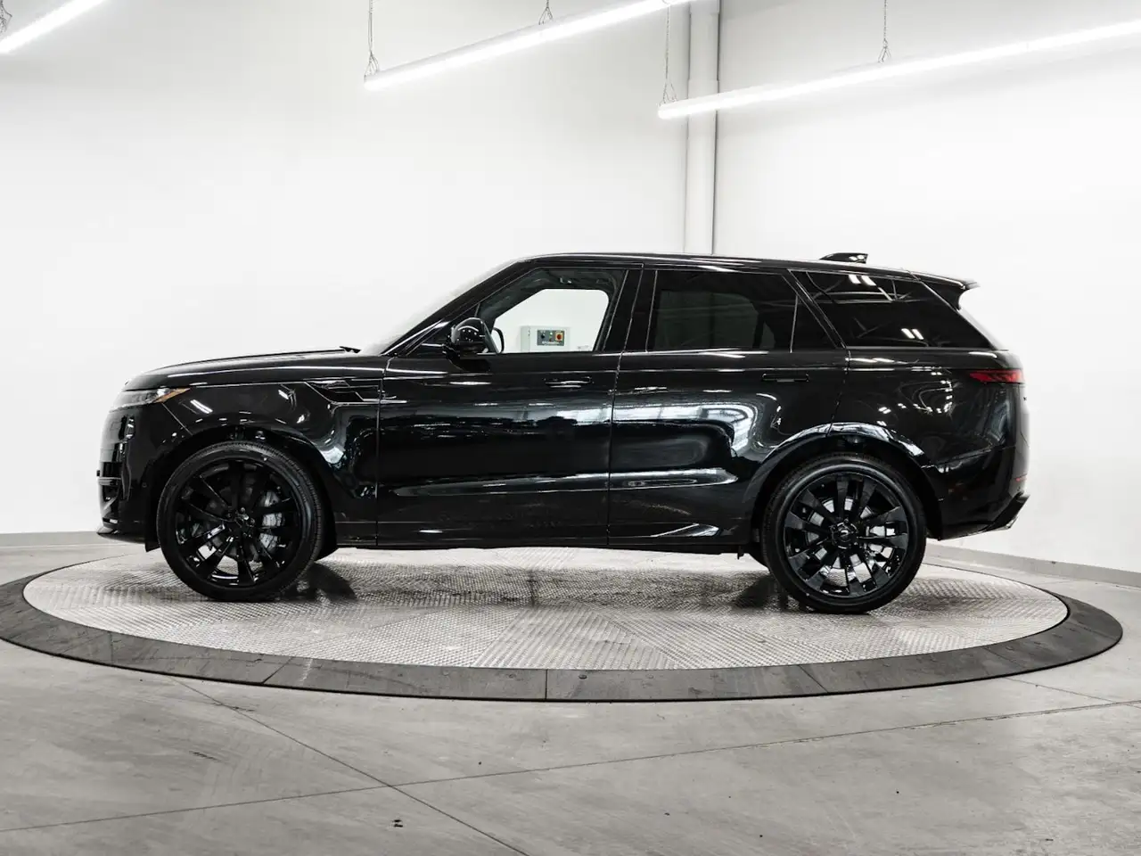 Land Rover Range Rover Sport photo Land Rover Range Rover Sport