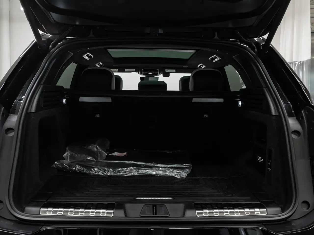 Land Rover Range Rover Sport photo Land Rover Range Rover Sport
