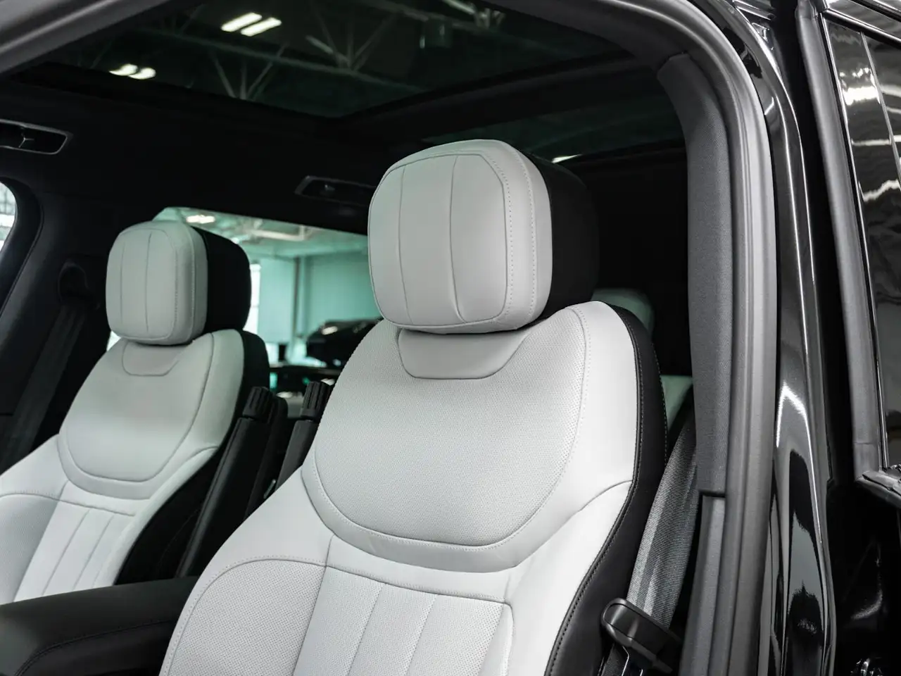 Land Rover Range Rover Sport photo Land Rover Range Rover Sport