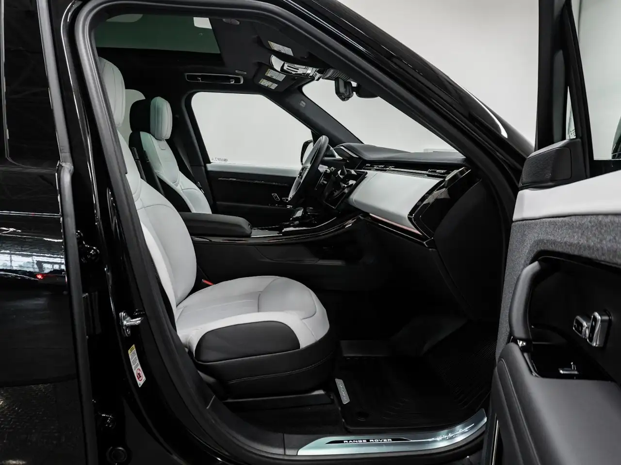 Land Rover Range Rover Sport photo Land Rover Range Rover Sport