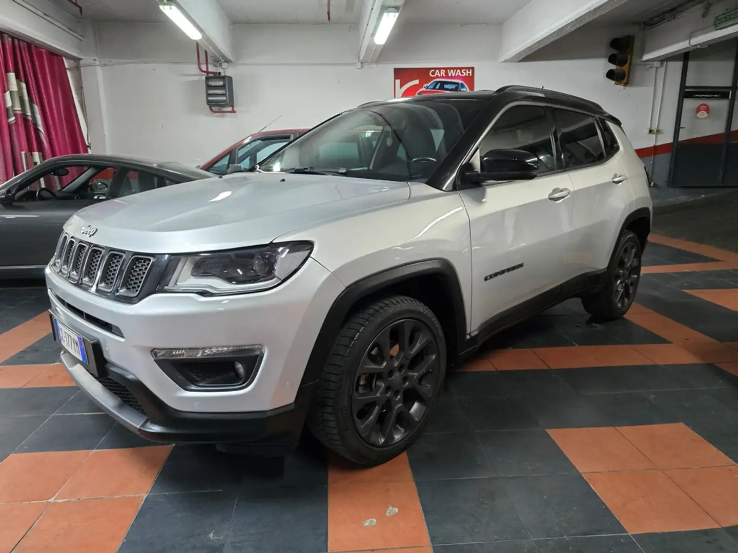 Jeep Compass 1.6 mjt S 2wd 120cv my20 Grau - 1