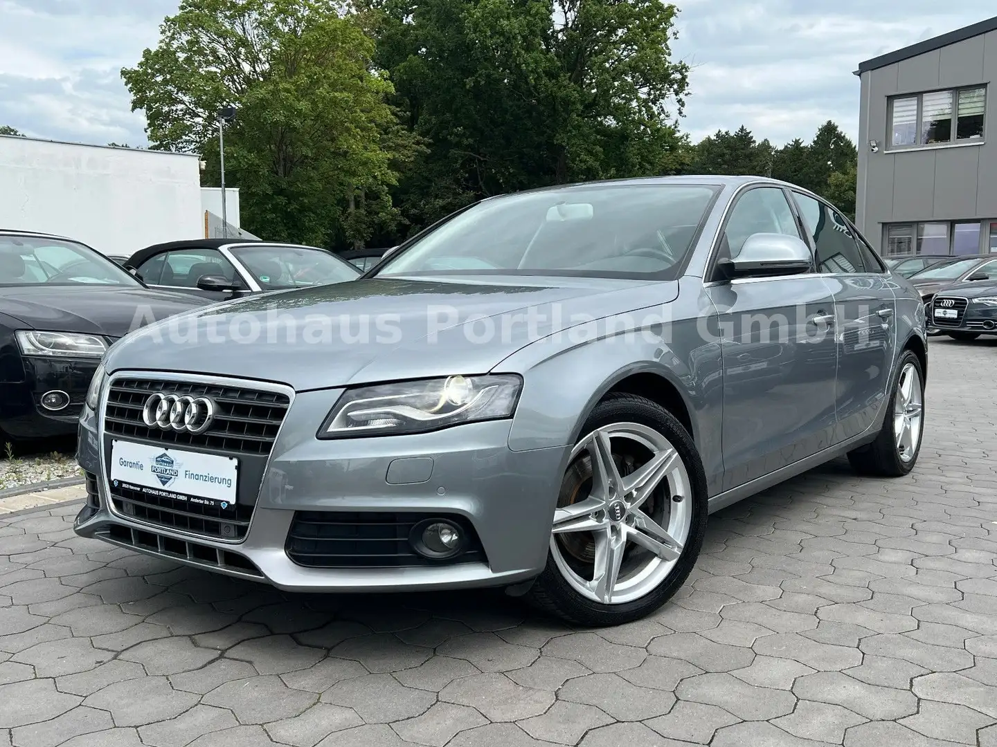 Audi A4 Lim. Attraction 2.0 TFSI/S-Heft/Keyless/Xenon Grau - 2