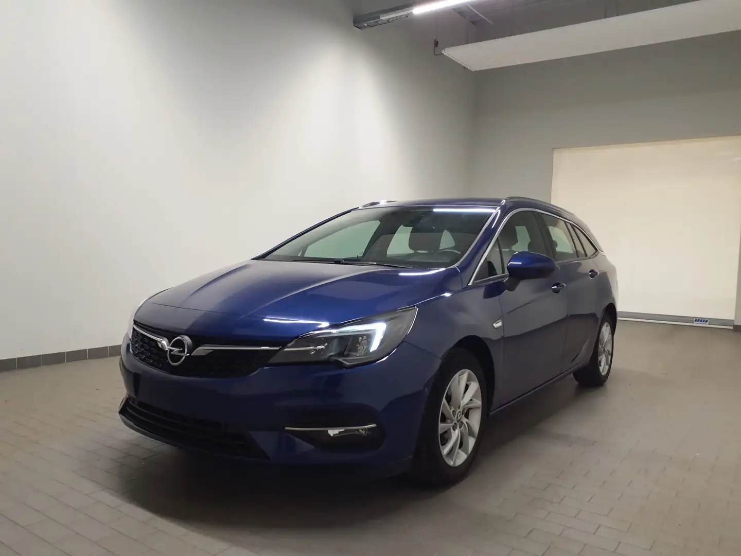 Opel Astra Elegance NAV LED SHZ PDC AC Isofix Blauw - 1