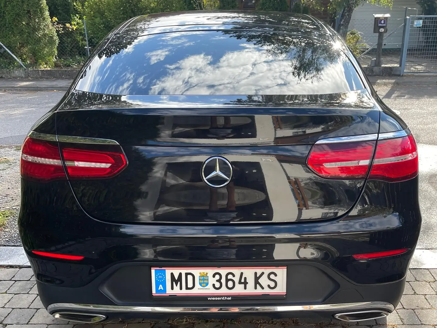 Mercedes-Benz 250 Glc Schwarz - 2