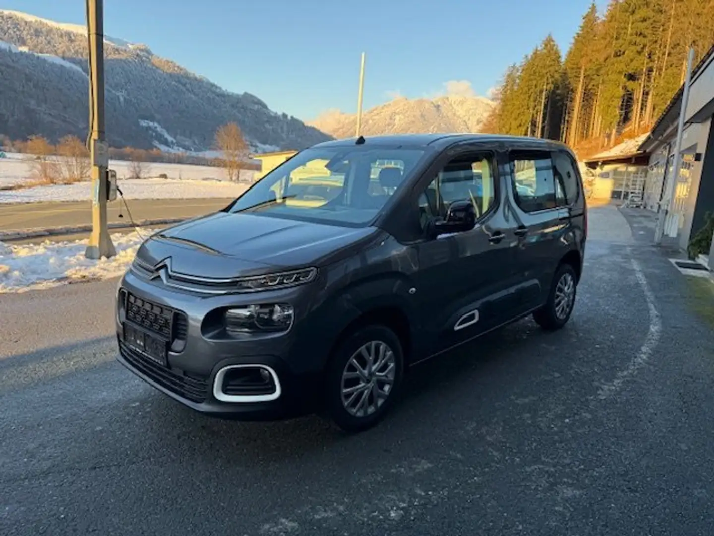 Citroen Berlingo Feel M Grau - 2