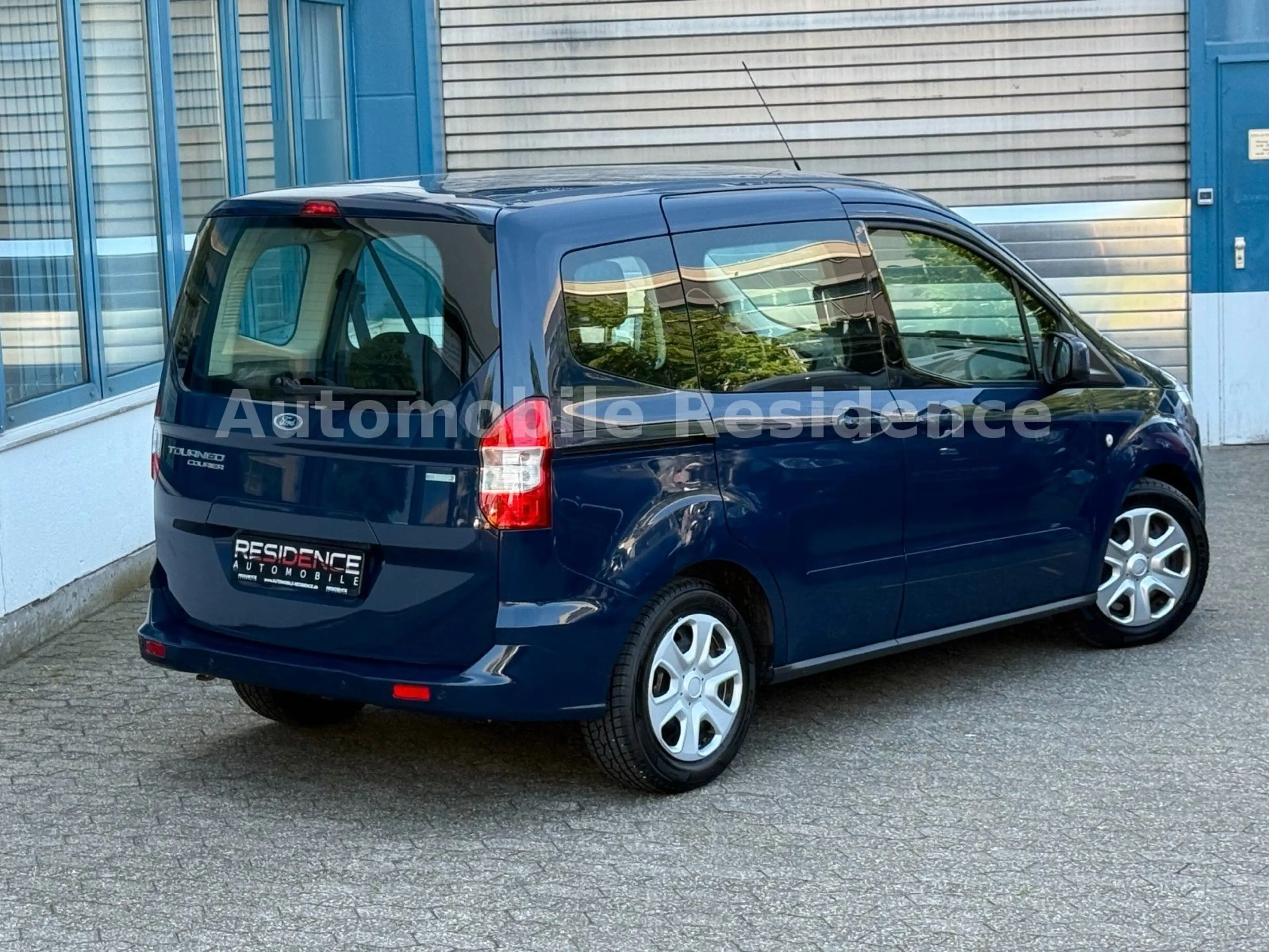 Ford Tourneo Courier 1.0*KLIMA*PDC*E-PAKET*1HD*TOP* — photo 3