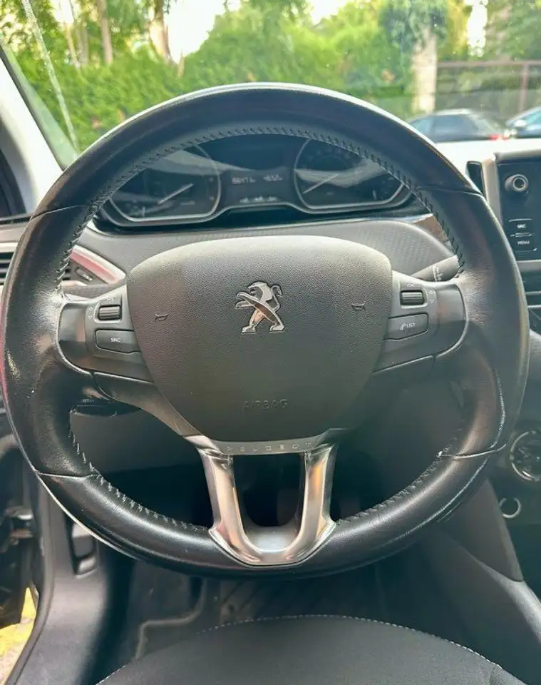 Peugeot 208 208 — photo 5