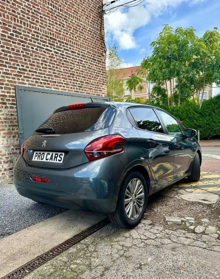 Peugeot 208 208 — photo 3