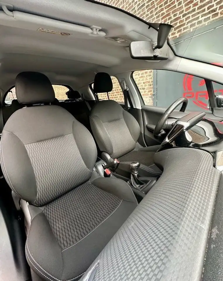 Peugeot 208 208 — photo 7