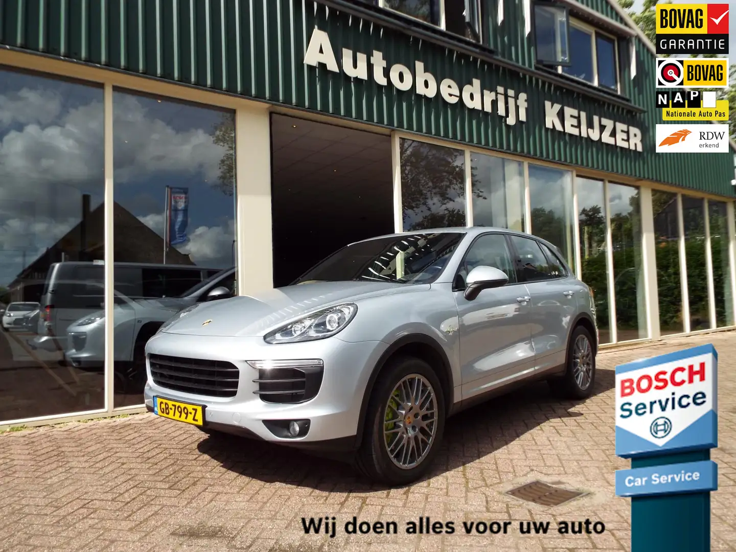 Porsche Cayenne 3.0 S E-Hybrid CAMERA-TREKHAAK-NL AUTO-NAP-BOVAG Grijs - 1