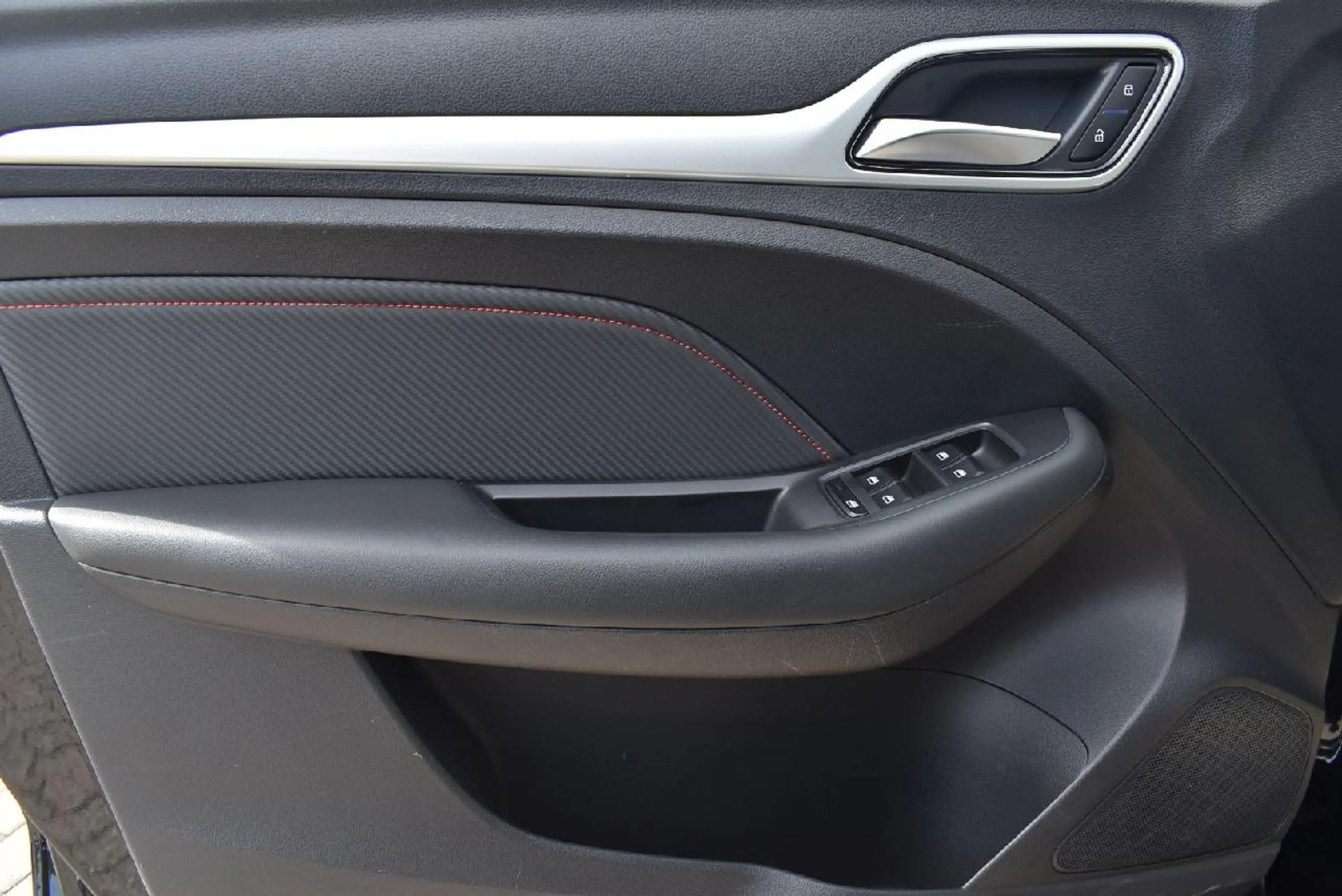 MG ZS Luxury — photo 14