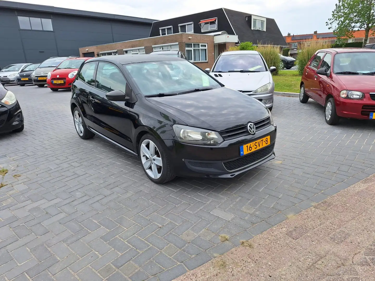Volkswagen Polo 1.2 Easyline / 167.408 km / APK oktober 2025 Zwart - 2