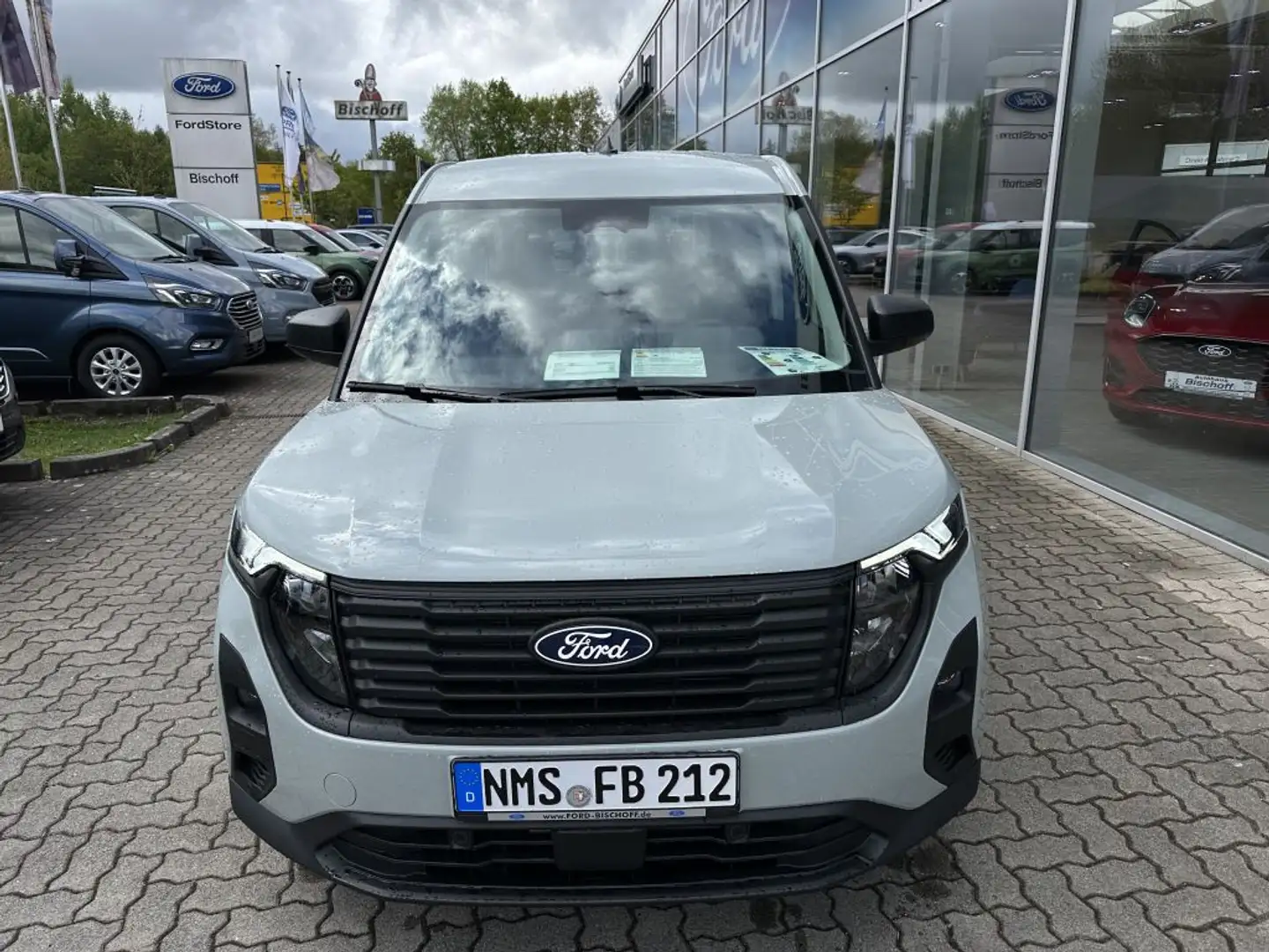 Ford Tourneo Courier 1.0 EcoBoost TREND (V769) Grijs - 2