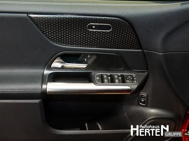 Mercedes-Benz B-Class view 9