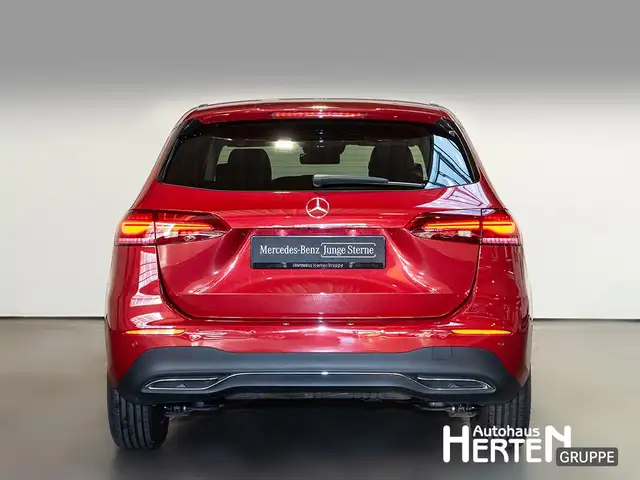 Mercedes-Benz B-Class view 4