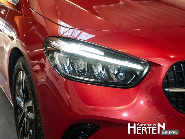 Mercedes-Benz B-Class view 13