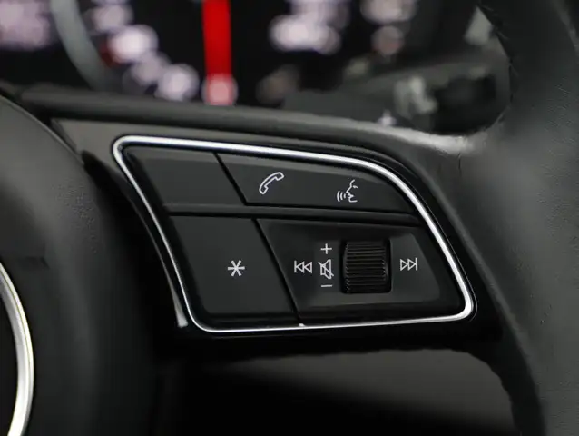 Audi A4 view 14