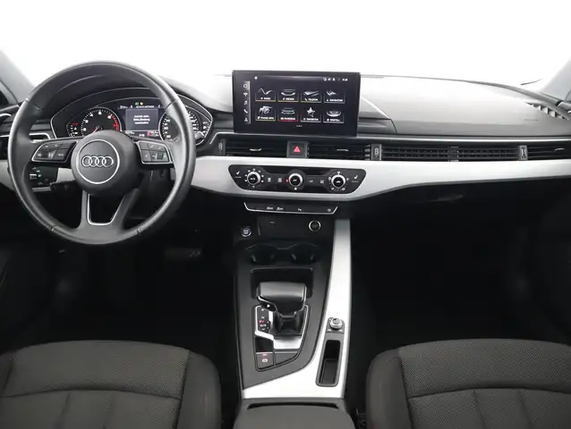 Audi A4 view 10