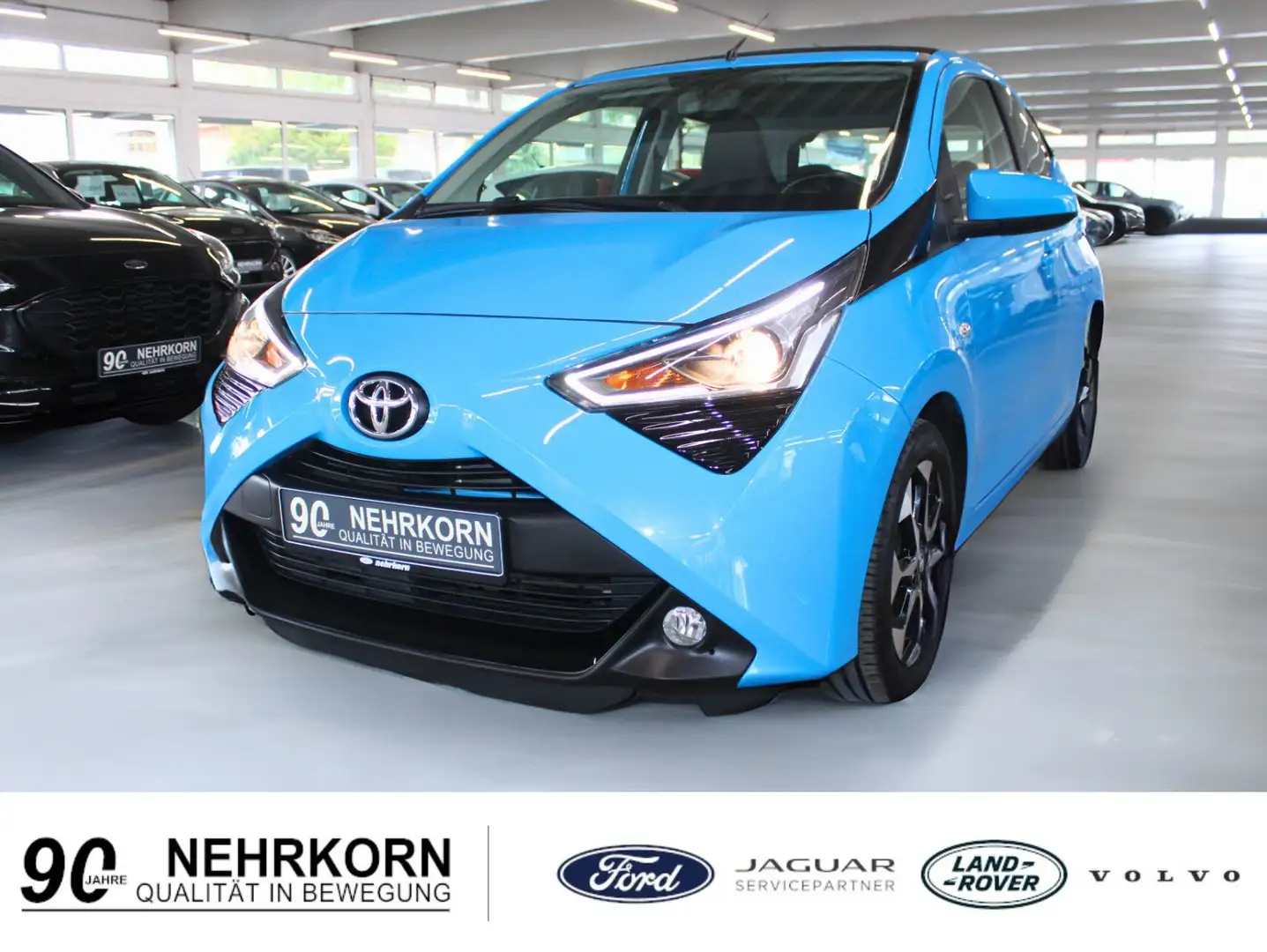 Toyota Aygo x-sky Automatik 5-trg Klima Faltschiebedach CAM Bleu - 1