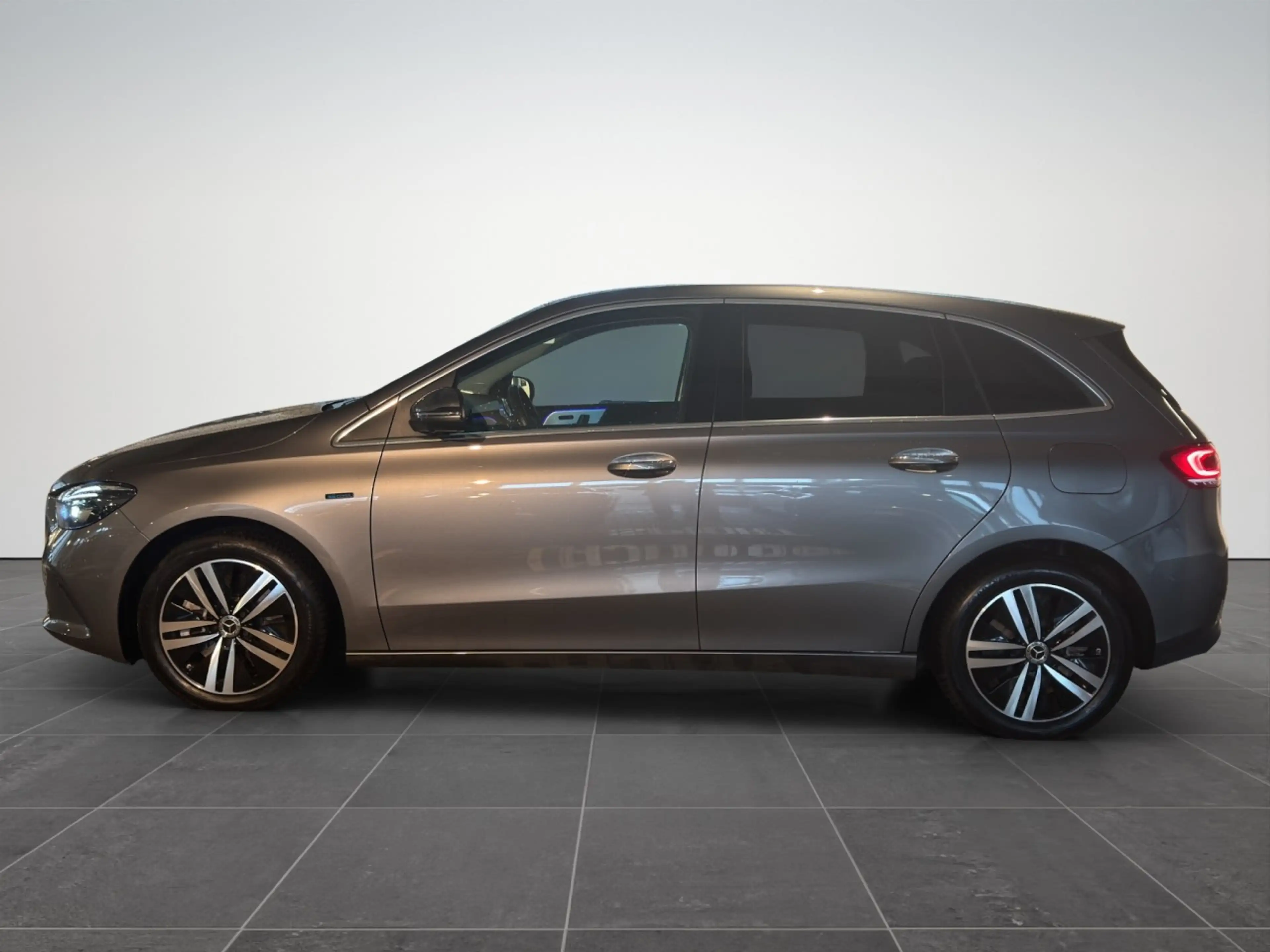 Mercedes-Benz B 250 E Hybrid Progressive Klima Fenster el. — photo 3