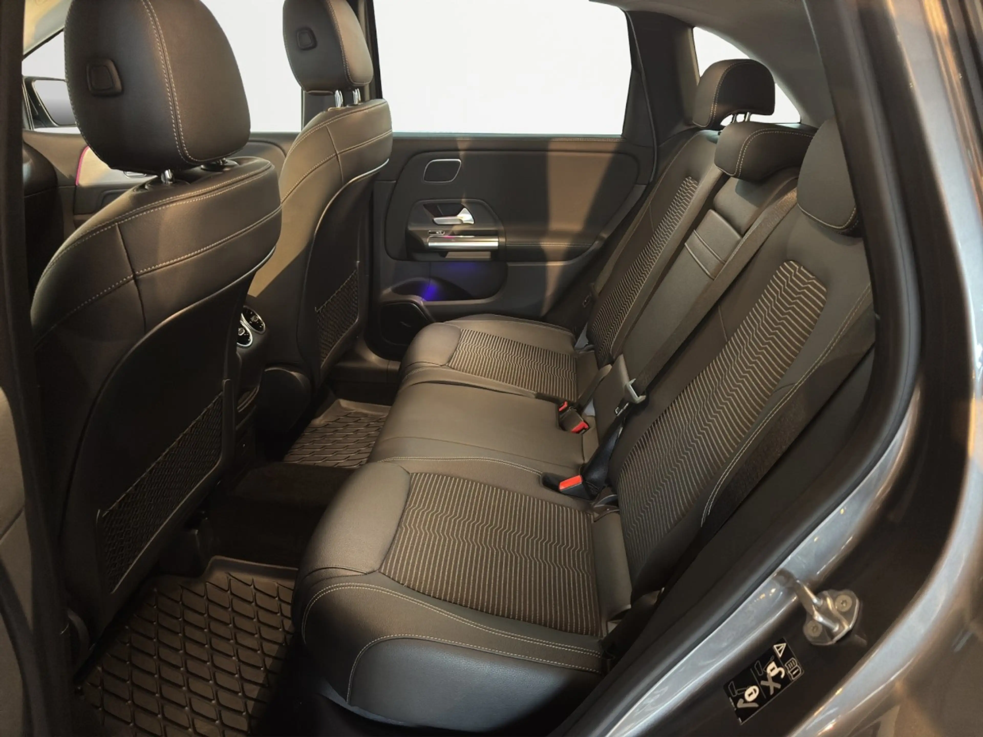 Mercedes-Benz B 250 E Hybrid Progressive Klima Fenster el. — photo 11