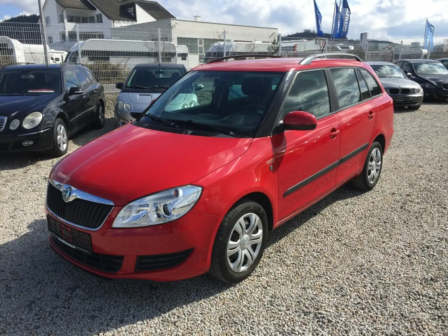 Skoda Fabia Family,Klimaaut.,AHK,Temp.,Tüv Neu! Rot - 1