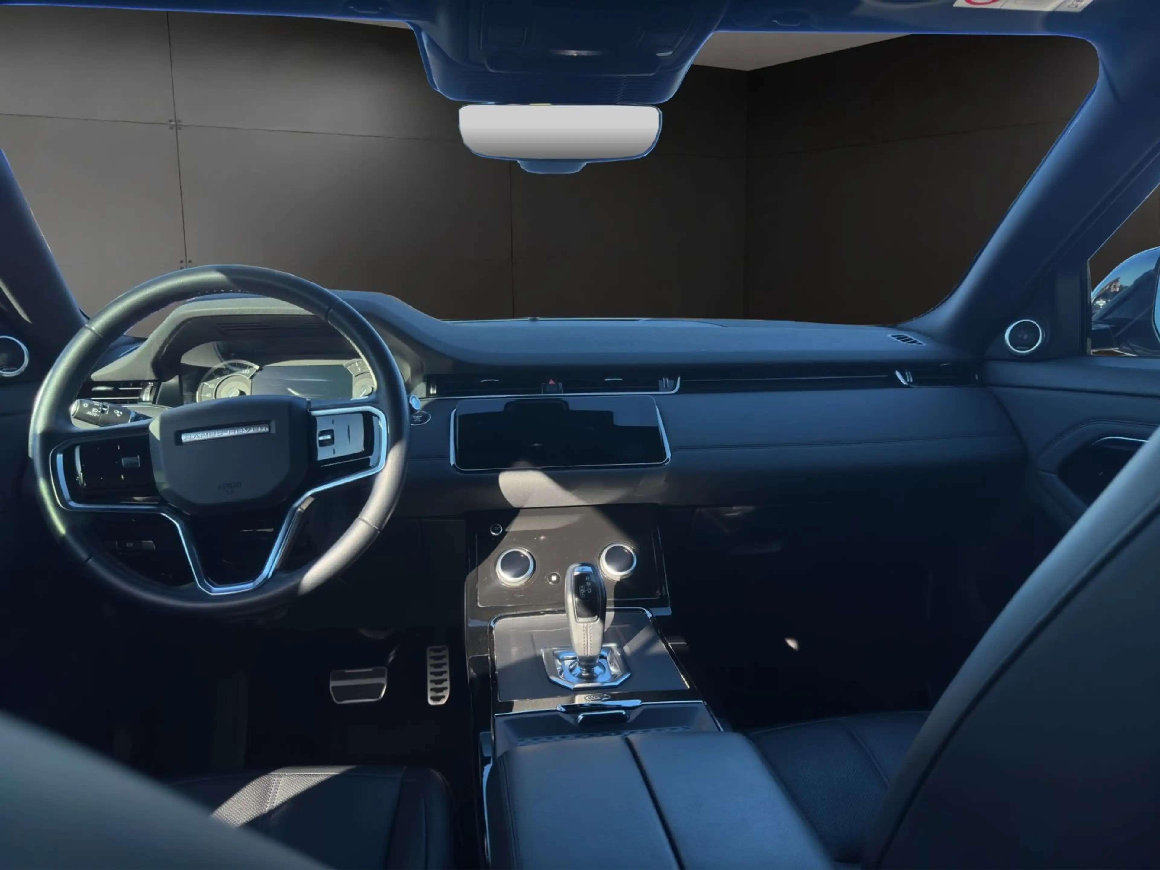 Land Rover Range Rover Evoque Evoque 1.5 Plug-In Hybrid P300e R-Dynamic SE — photo 5
