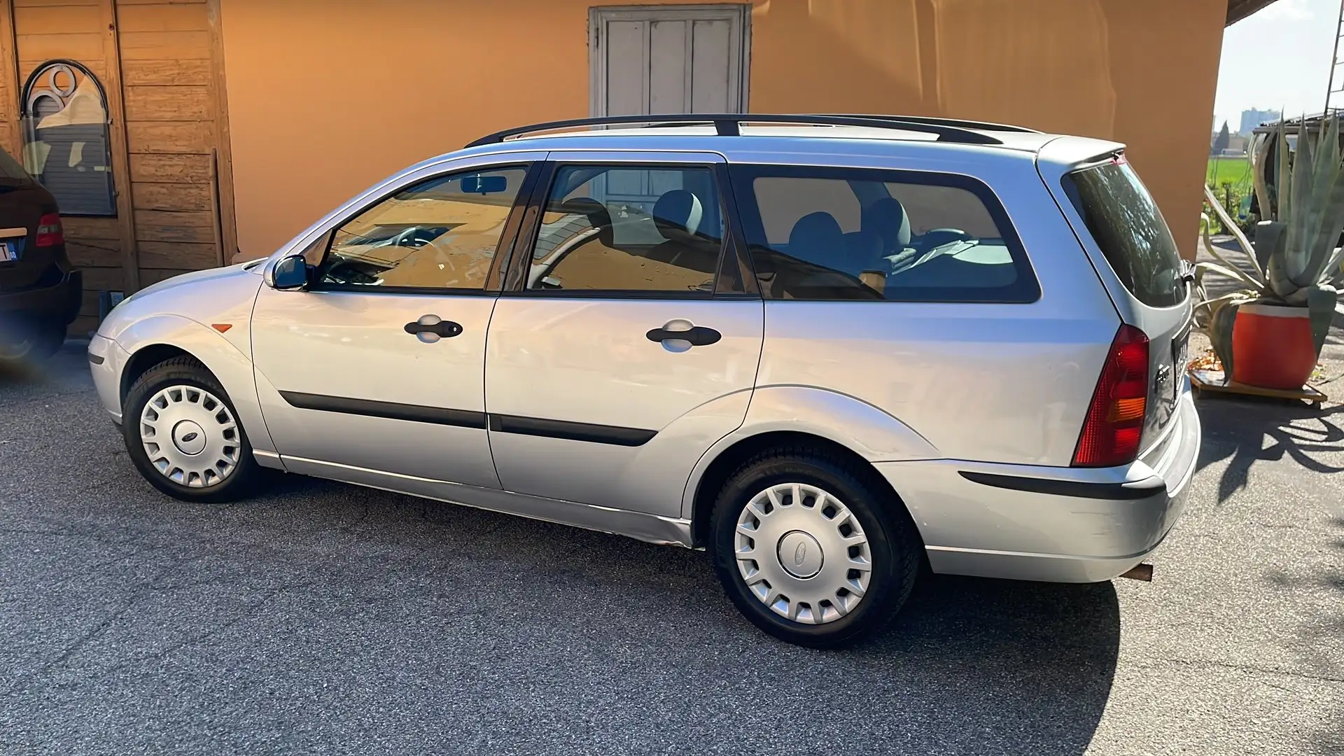 Ford Focus Focus I 1998 SWSW 1.6i 16v Ambiente FL Grigio - 1