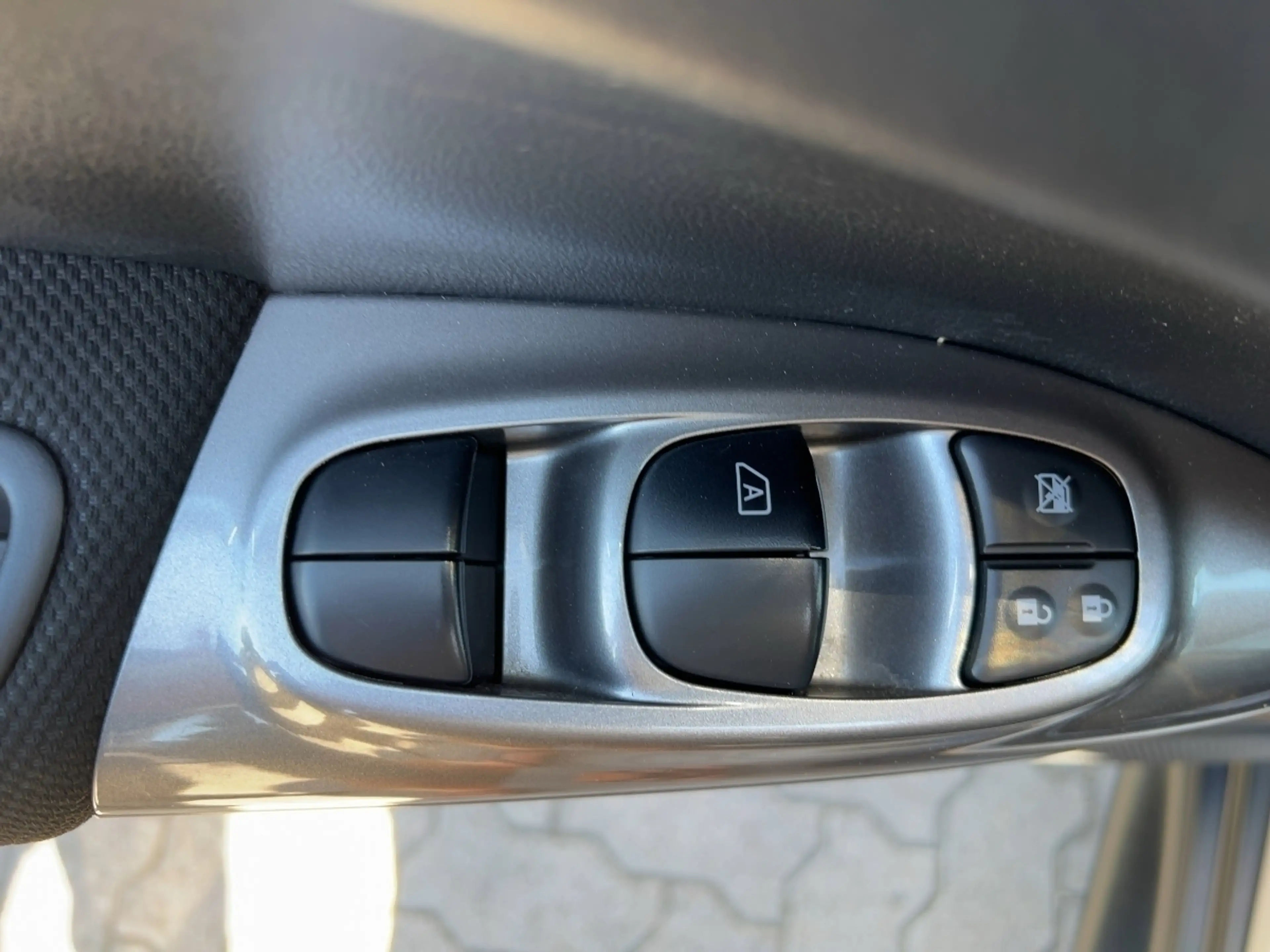 Nissan Juke 1.6 Acenta 4x2 Automatik Rückfahrkamera PDC KLIMA BT — photo 16