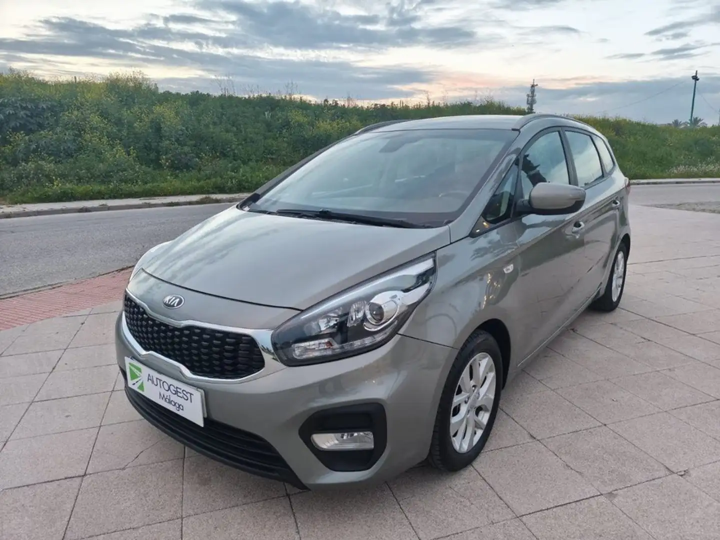 Kia Carens 1.7CRDi VGT Eco-Dynamics Concept Verde - 1