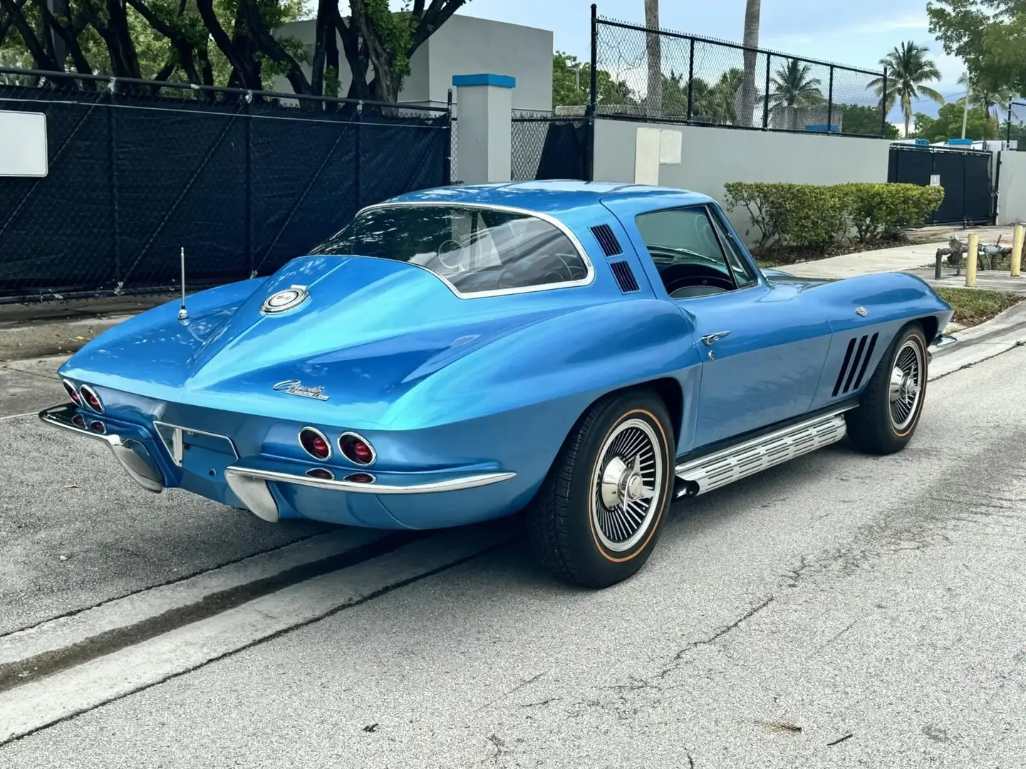 Chevrolet Corvette Bleu - 2