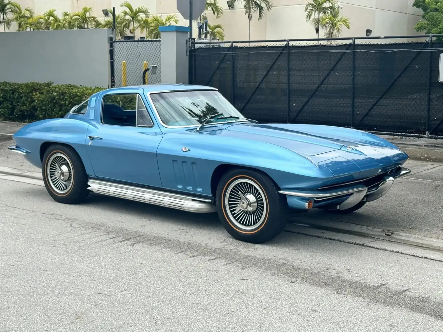 Chevrolet Corvette Bleu - 1