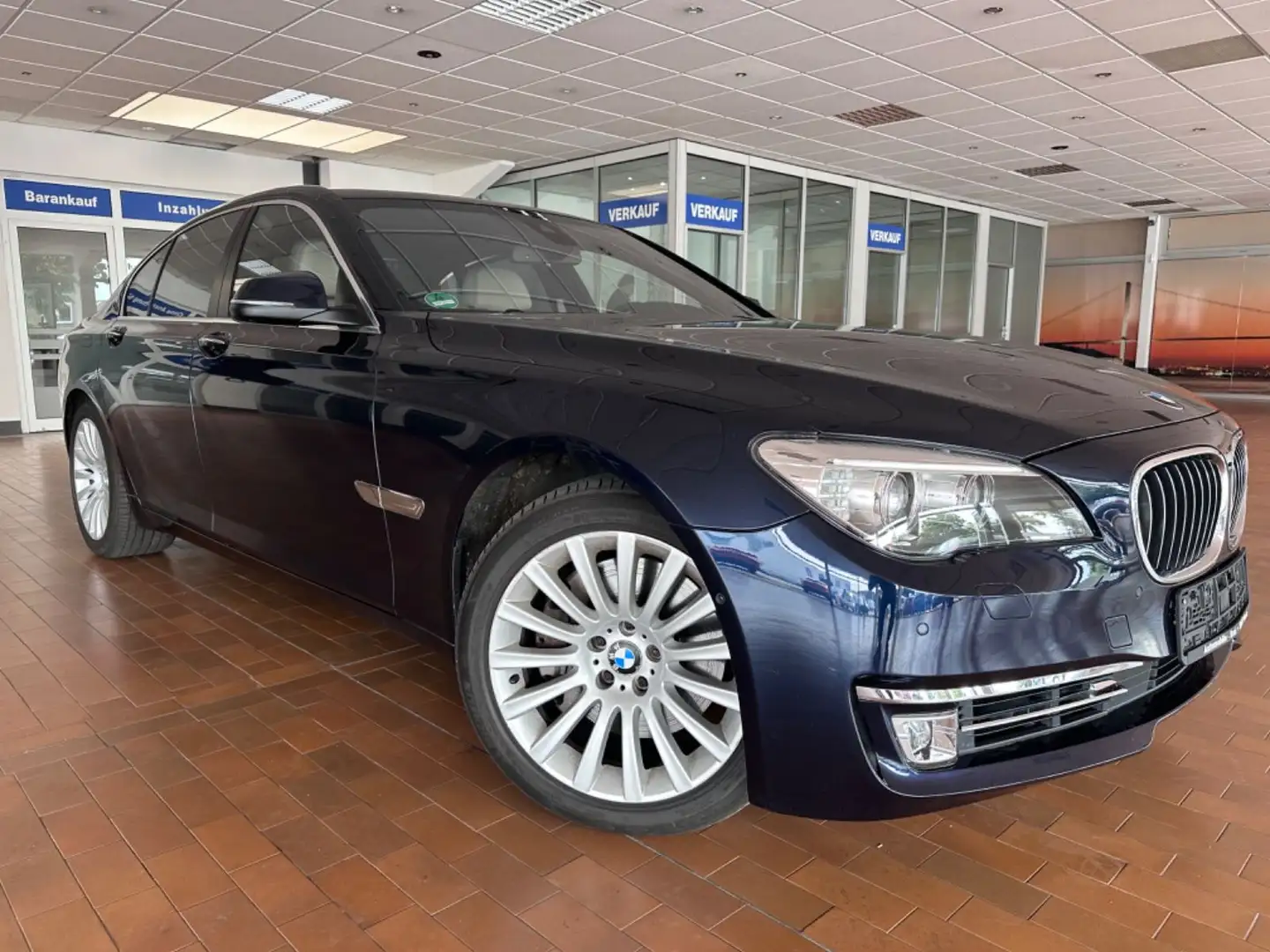 BMW 750 i xDrive*360°/SHZ/S-BE/HUB/ACC/AHK/TÜV NEU* Blau - 2
